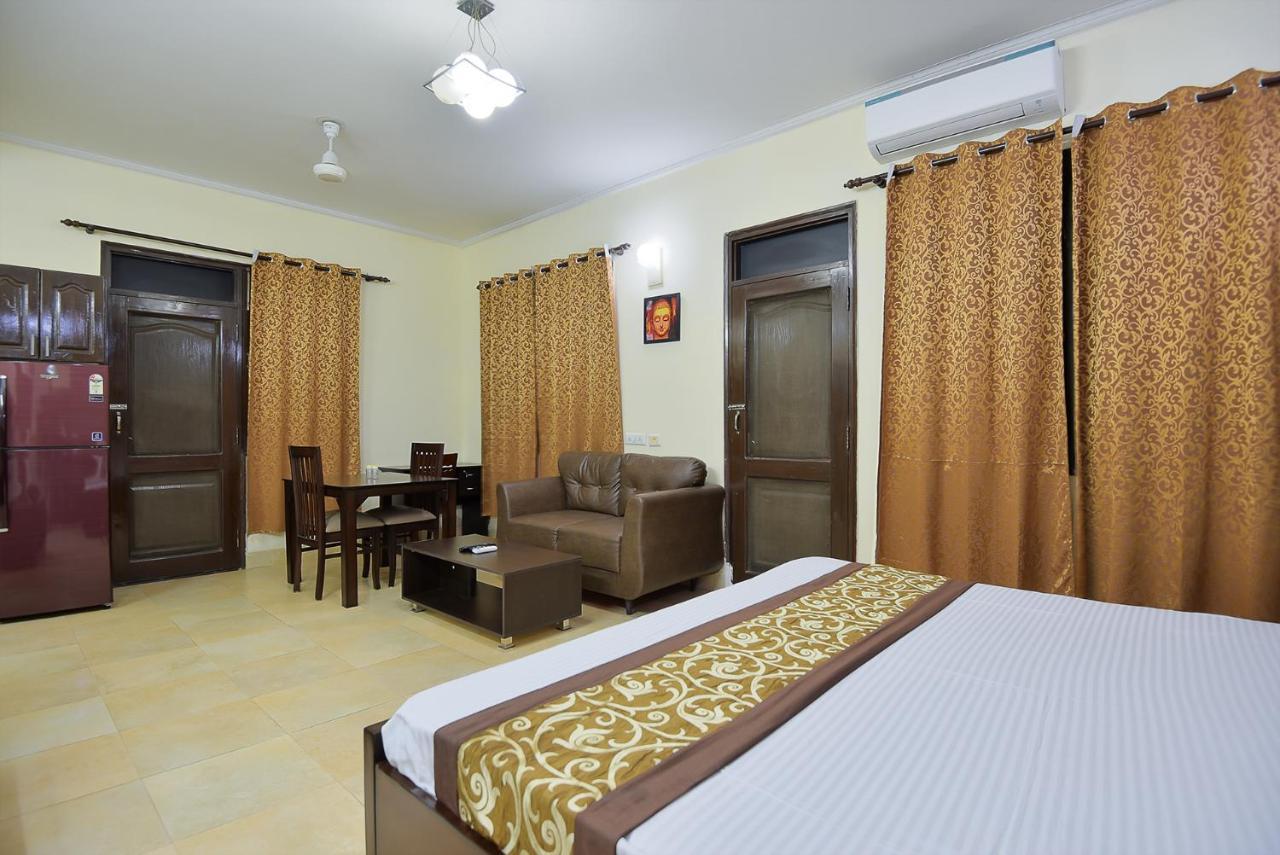 Studio Serviced Apartments Near Fortis Hospital Gurgaon Extérieur photo