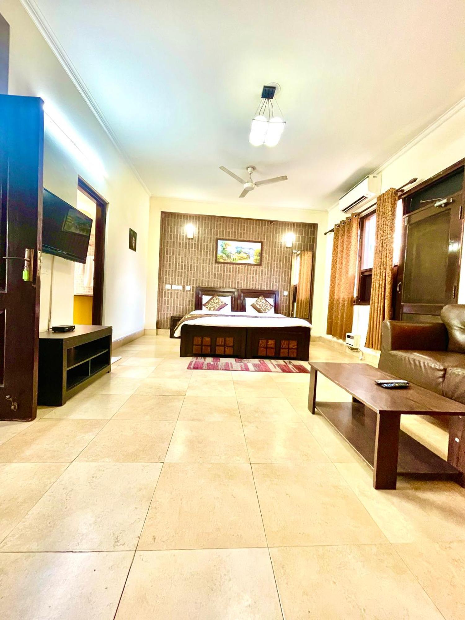 Studio Serviced Apartments Near Fortis Hospital Gurgaon Extérieur photo